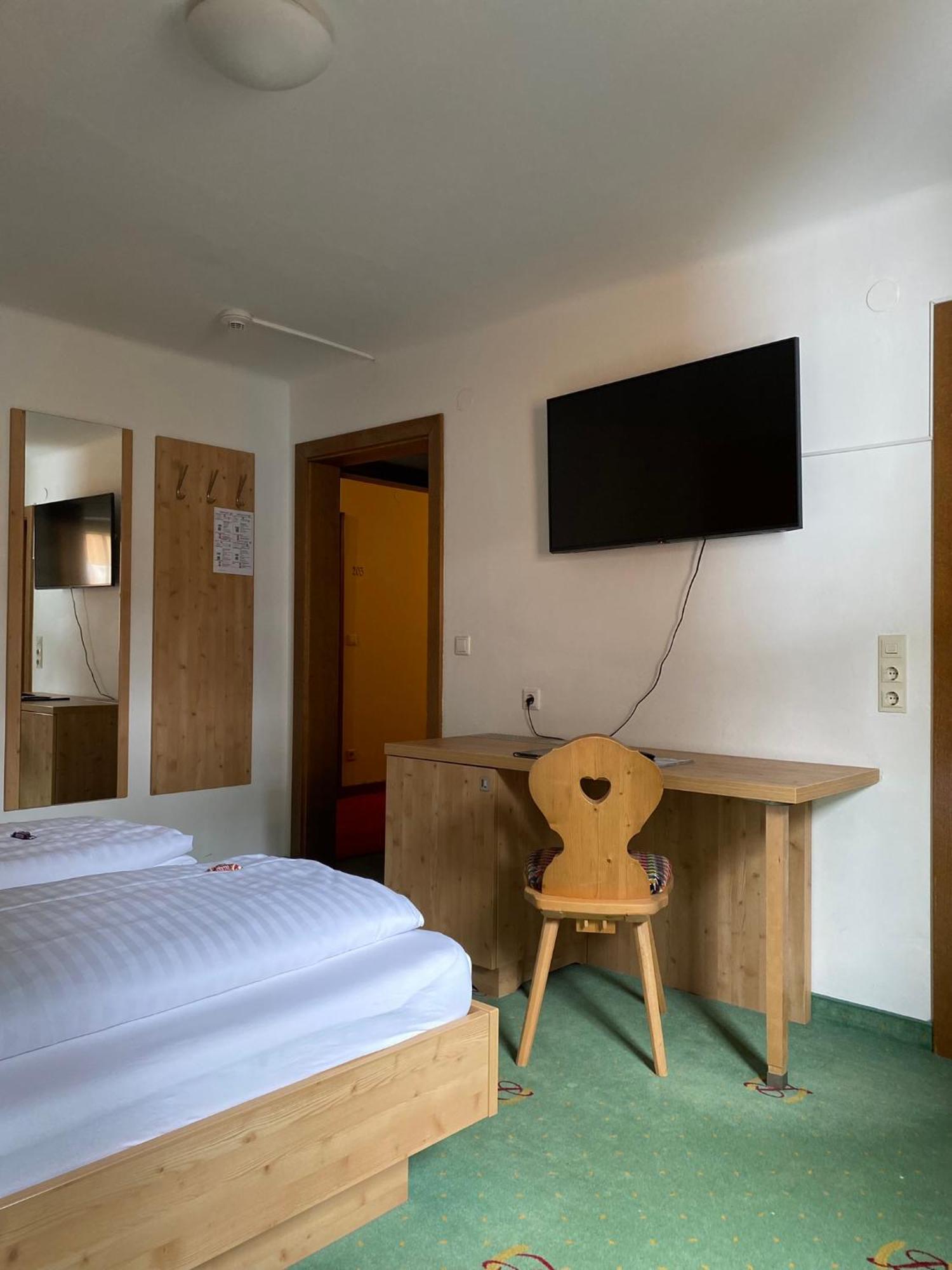 Hotel Gruenwaldkopf Обертауерн Екстериор снимка