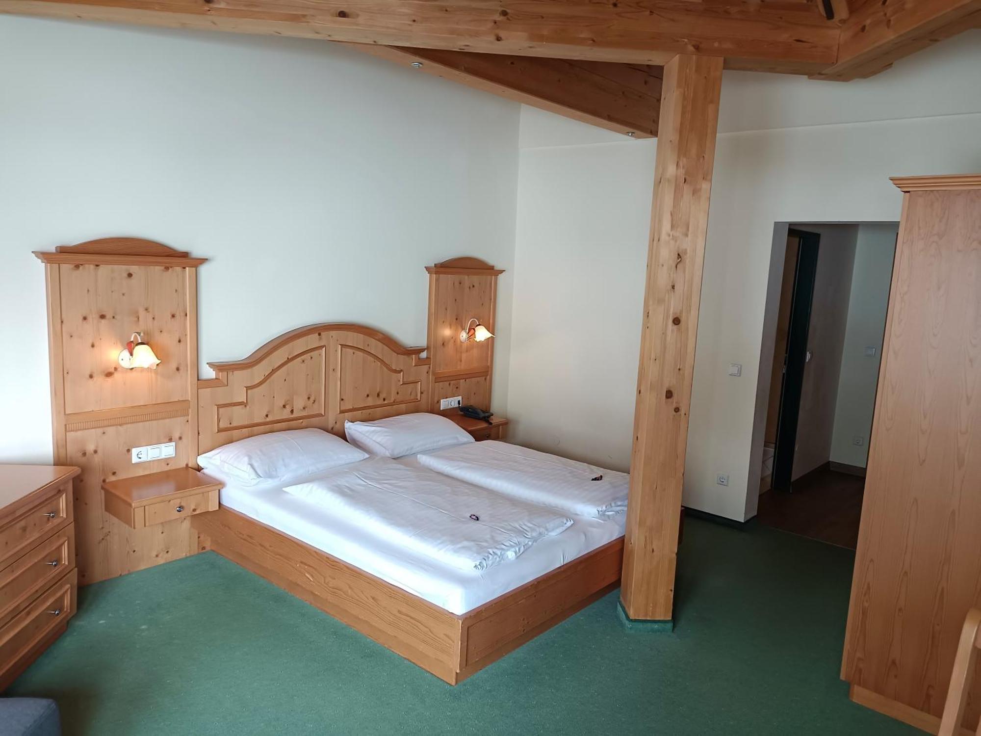 Hotel Gruenwaldkopf Обертауерн Екстериор снимка