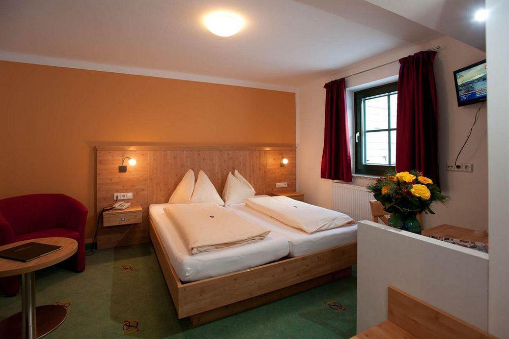 Hotel Gruenwaldkopf Обертауерн Екстериор снимка